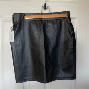 Aritzia Babaton skirt